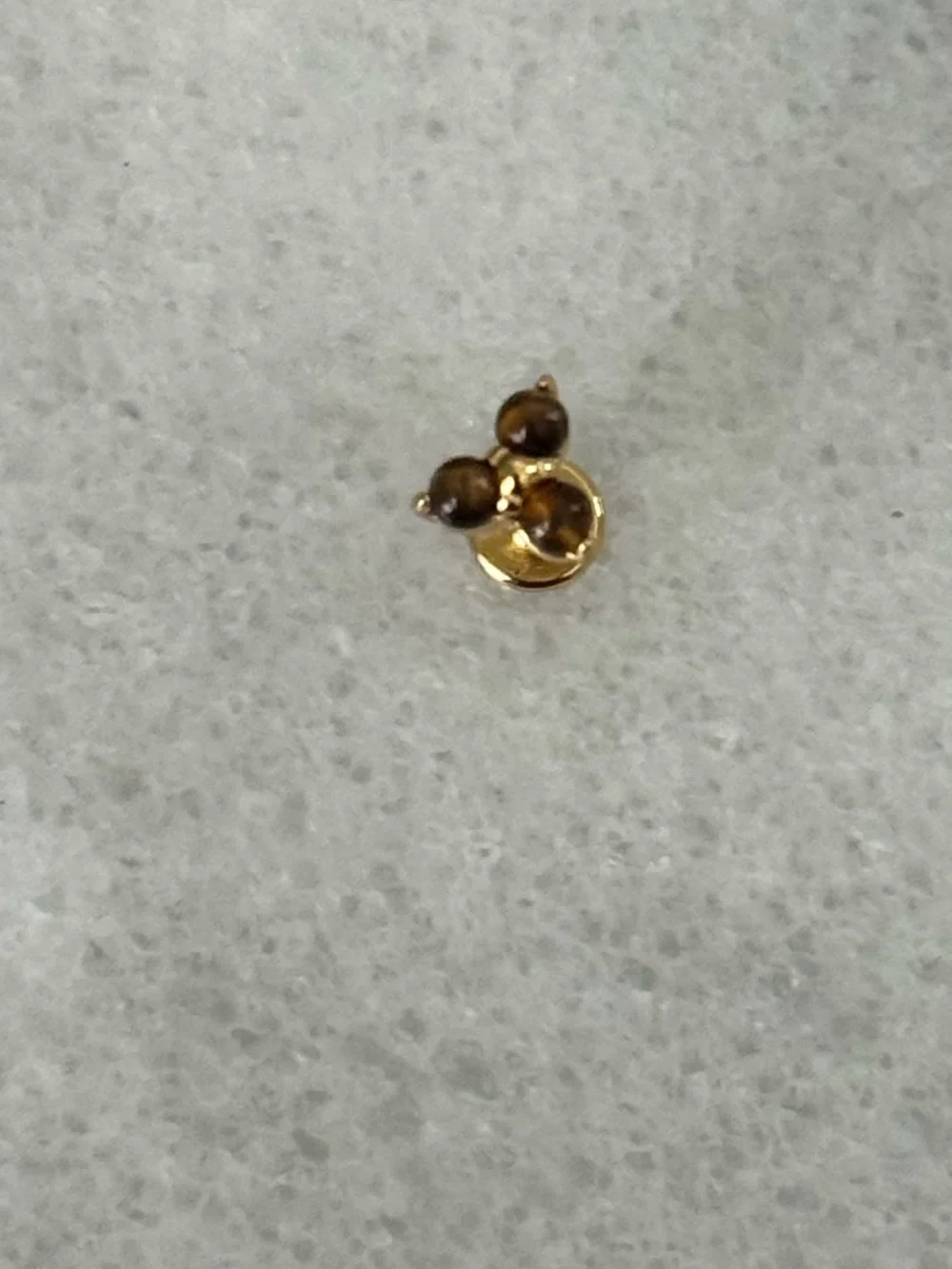 Gold Tiger Eye Three Prong Flower Cartilage Earring   Brand New
